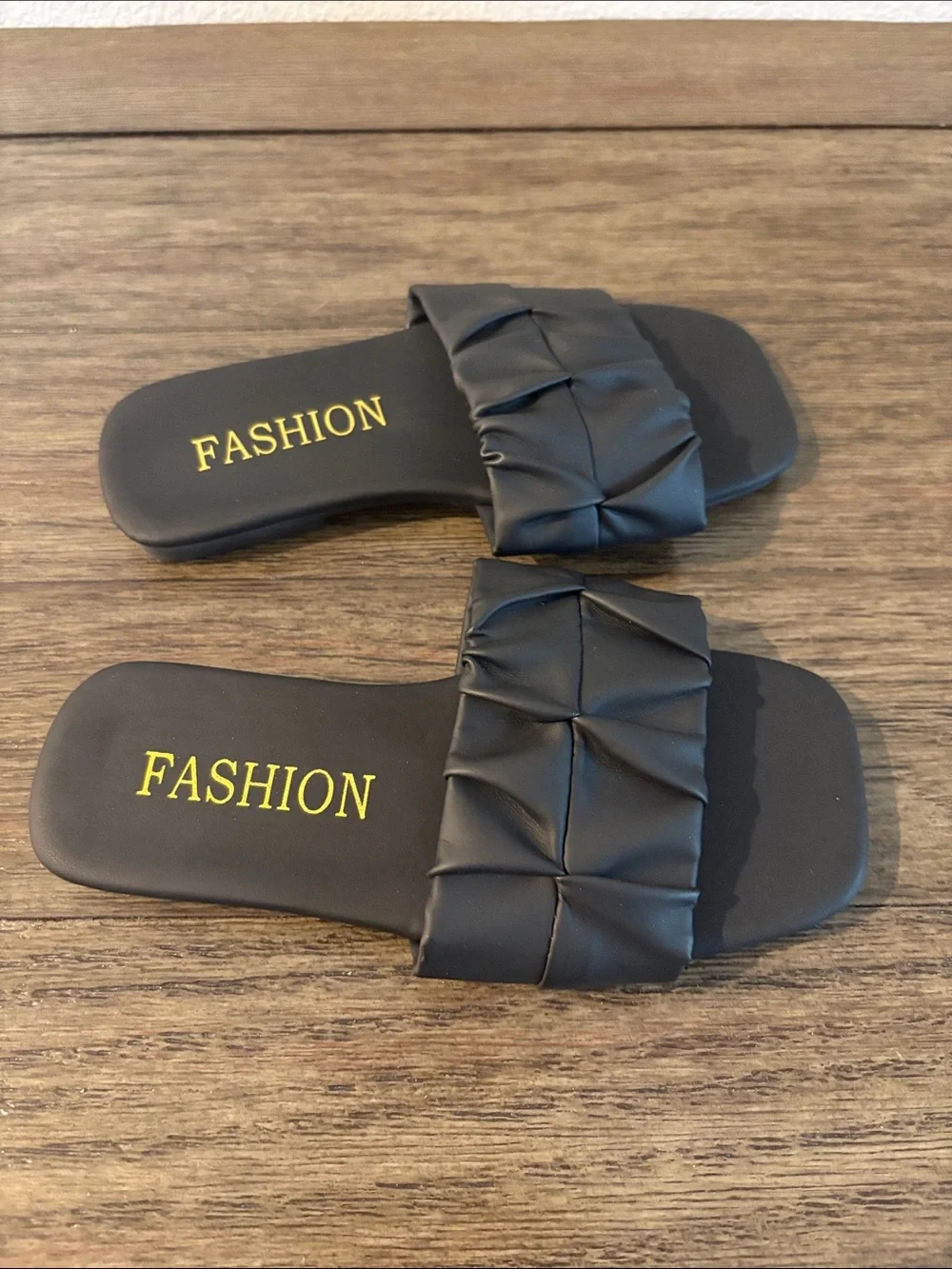 NEW [Shein] Quilted Padded Slide Slip-On Sandals in Black Girls EU 29 / US 11.5